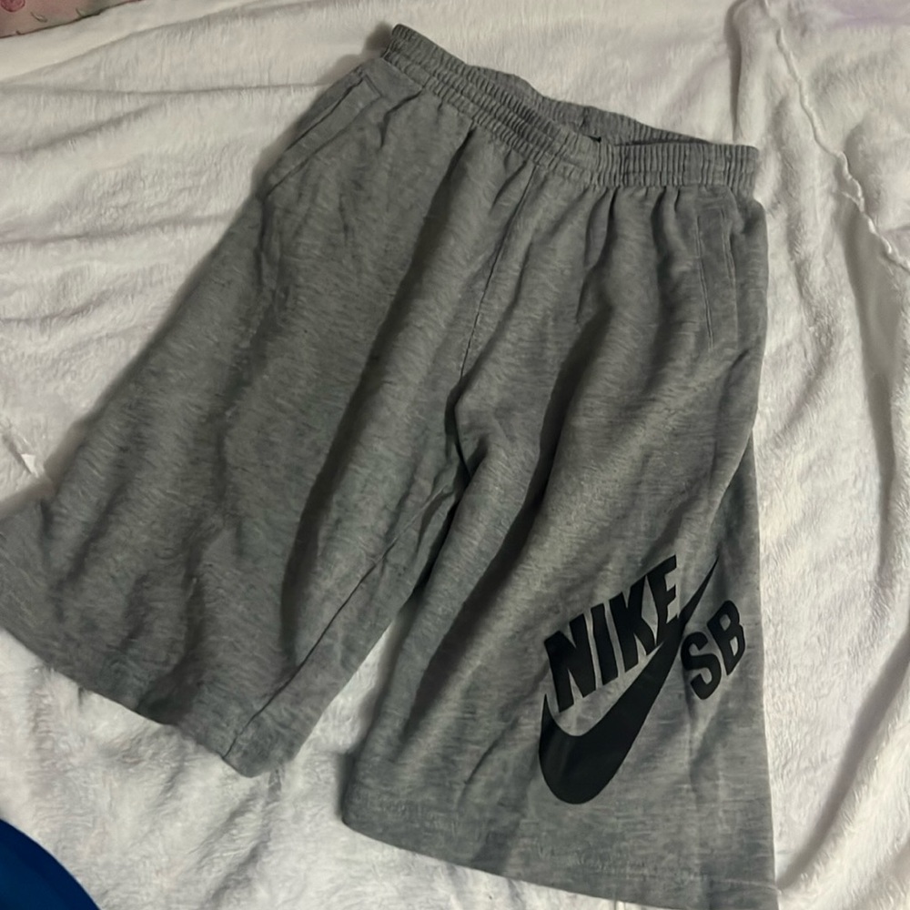 Nike SB shorts, XL 13–15 year
